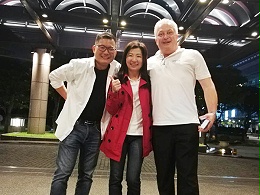 与cab人员合影